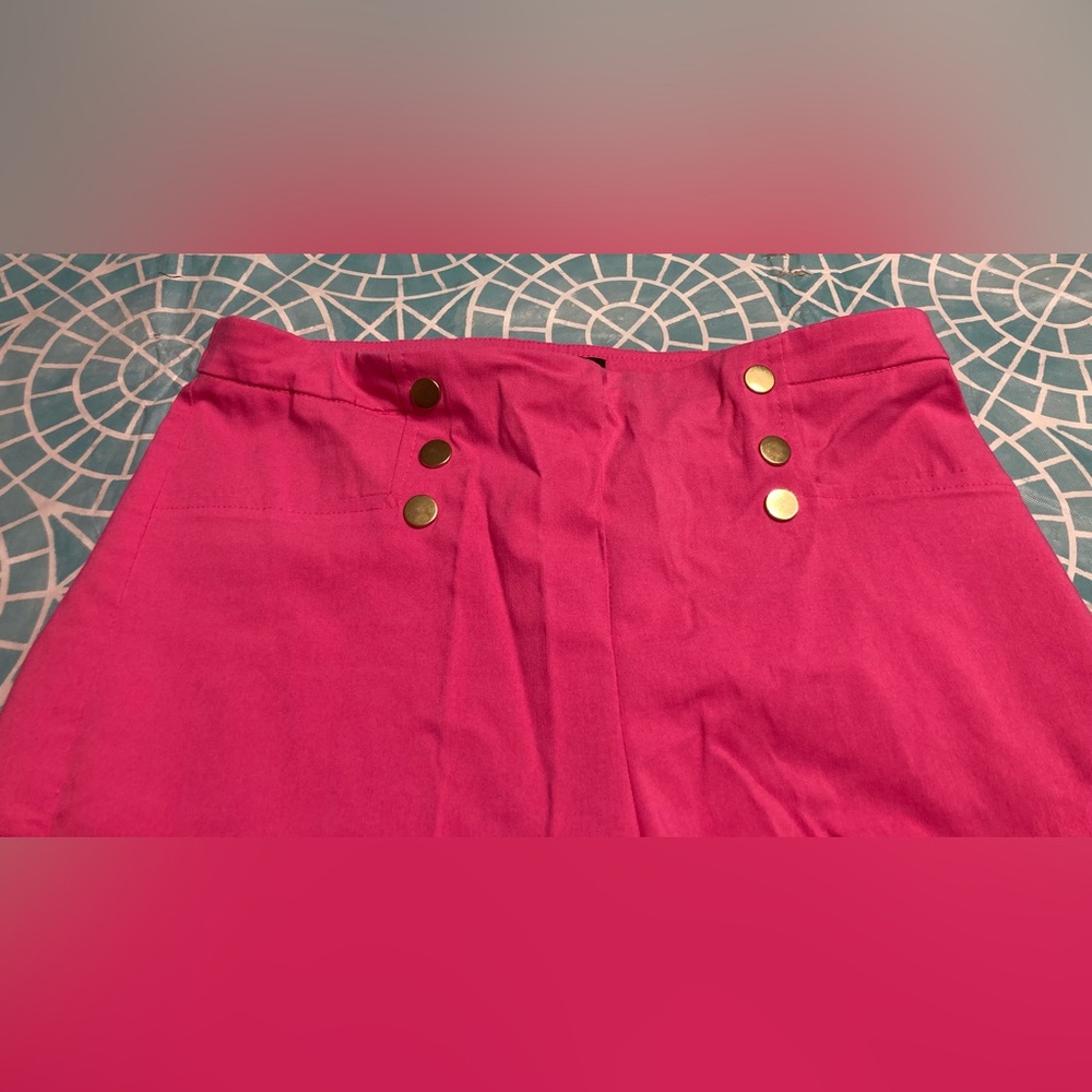 💛TODAY***13***Counterparts hot pink sailer style capris.
